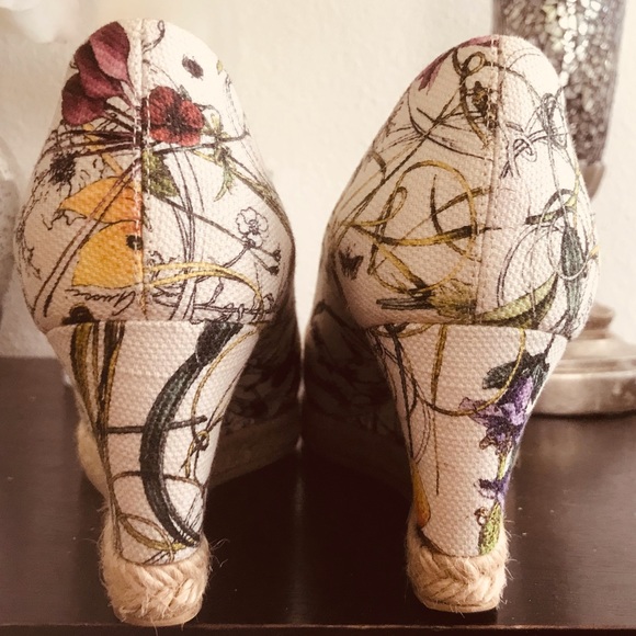 Gucci Flora Wedges 6.5 - Picture 2 of 12